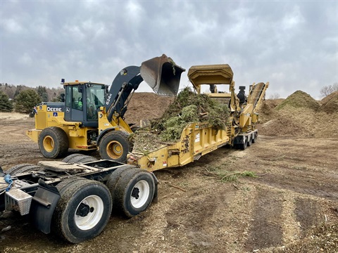 tractor loading mulch