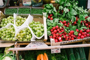 farmers-market-grapes-radishes.jpg