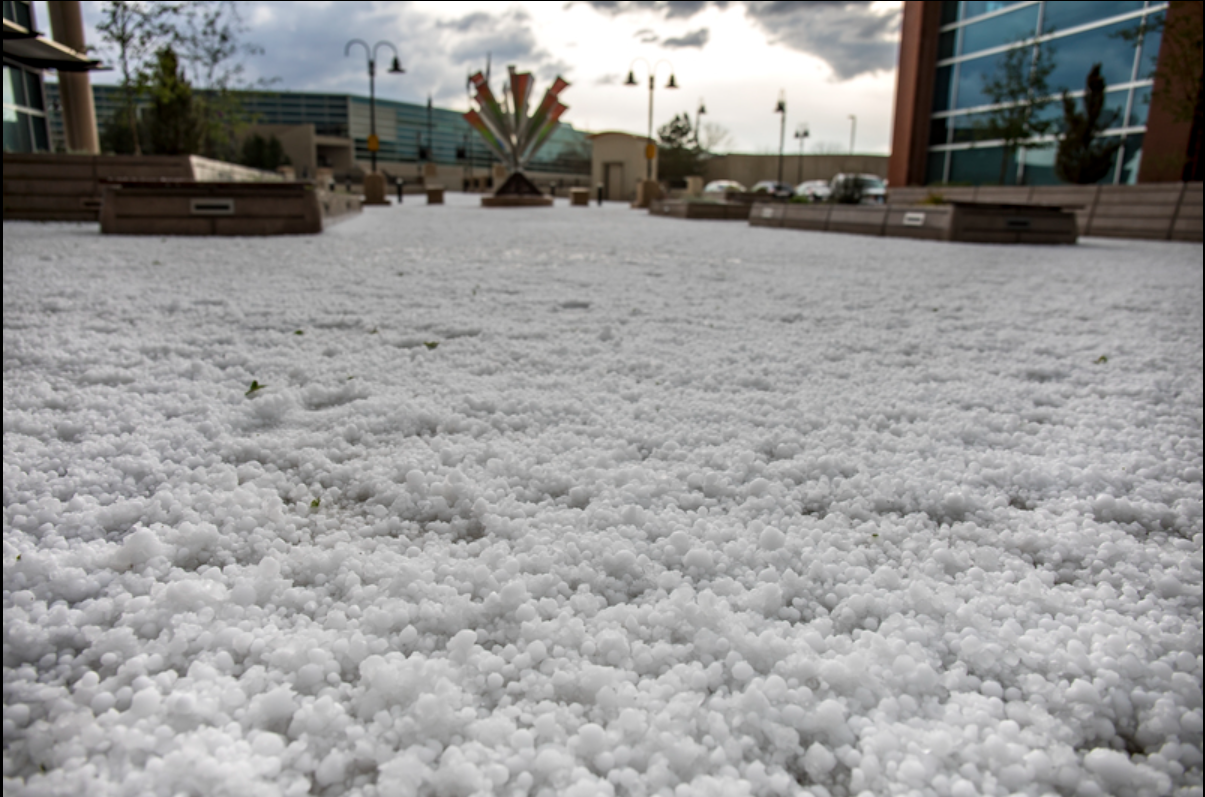 Snow on the plaza ground