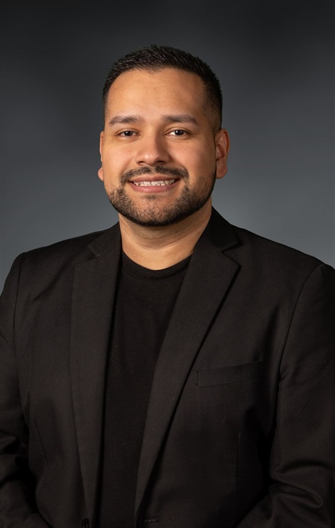 Headshot of Ken Cruz