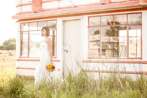 Bride photo at the Lakewood Heritage Center  with photo courtesy of Ryan Olsen Photographer